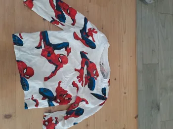 T-shirt spiderman