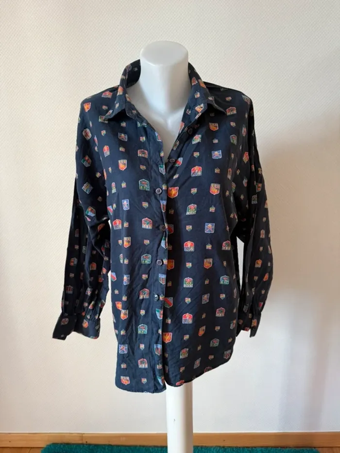 Chemise vintage bleu marine en bon état taille 42 Jean chancel