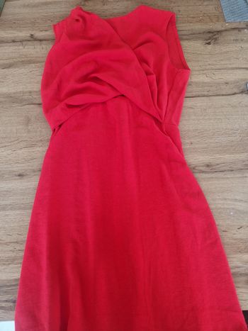 Robe rouge neuve