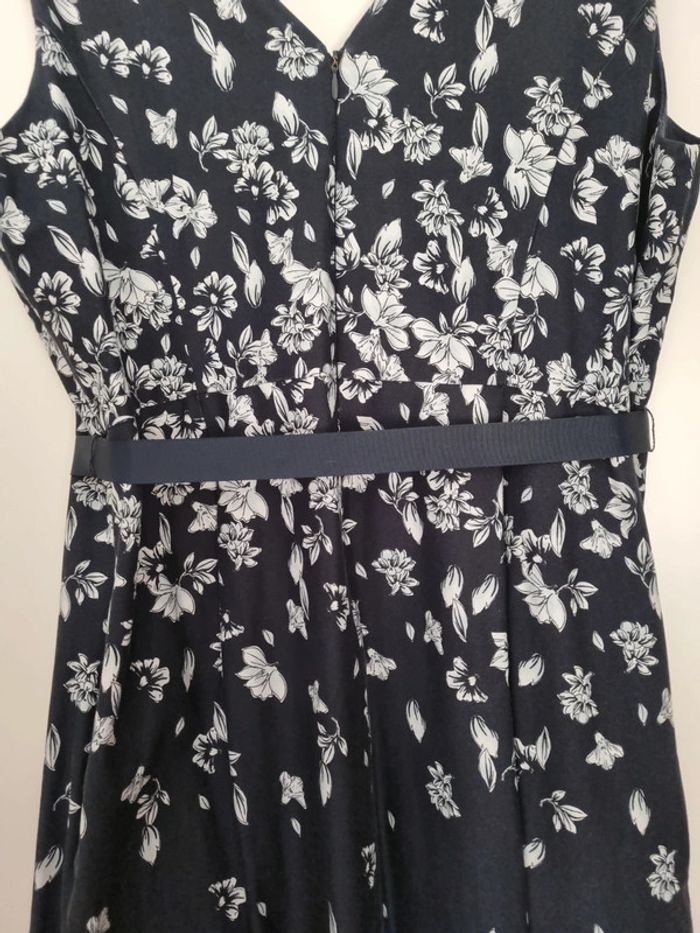 Robe bleu marine mi longue sans manches - photo numéro 7