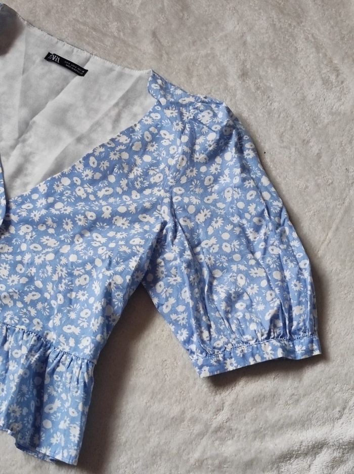 Haut court imprimée fleurie taille S - photo numéro 3