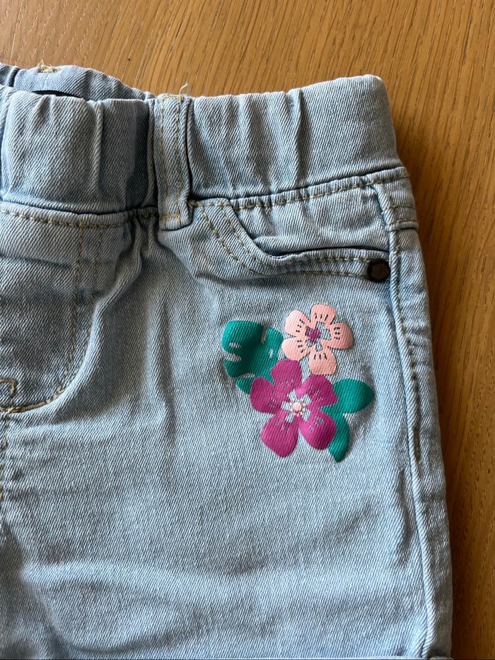 Short In Extenso bleu jean fleurs 4A TBE - photo numéro 3