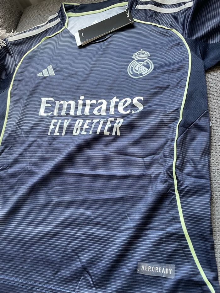 Maillot real Madrid - photo numéro 3