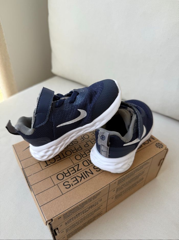 Basket Nike bleu marine - photo numéro 2