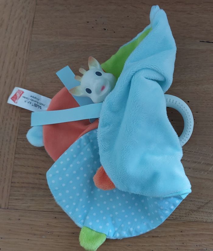 Doudou plat Sophie la girafe et anneau de dentition - Vulli - photo numéro 4