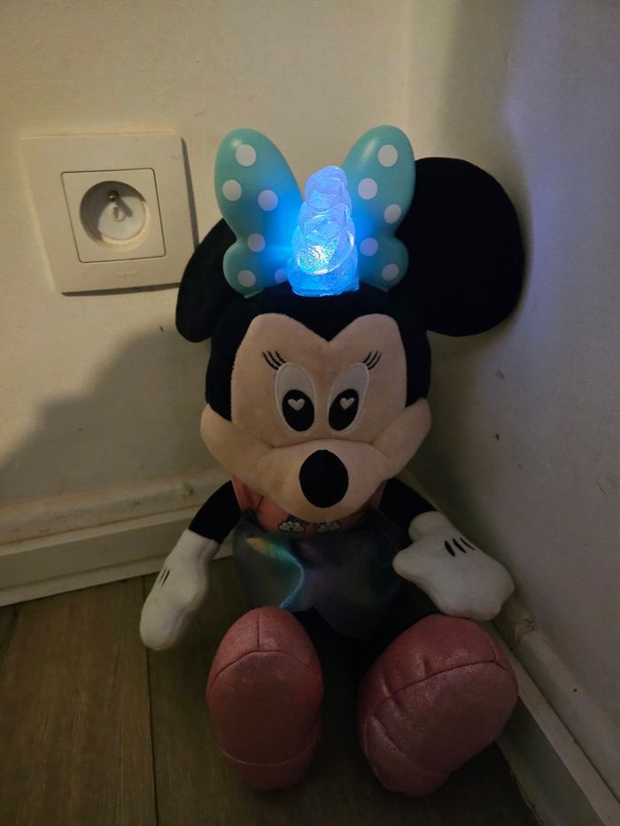 Peluche minnie lumineuse - photo numéro 2