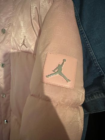 doudoune Jordan rose jamais porté 