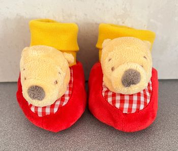 Chaussons grelot nouveau né Winnie l’ourson