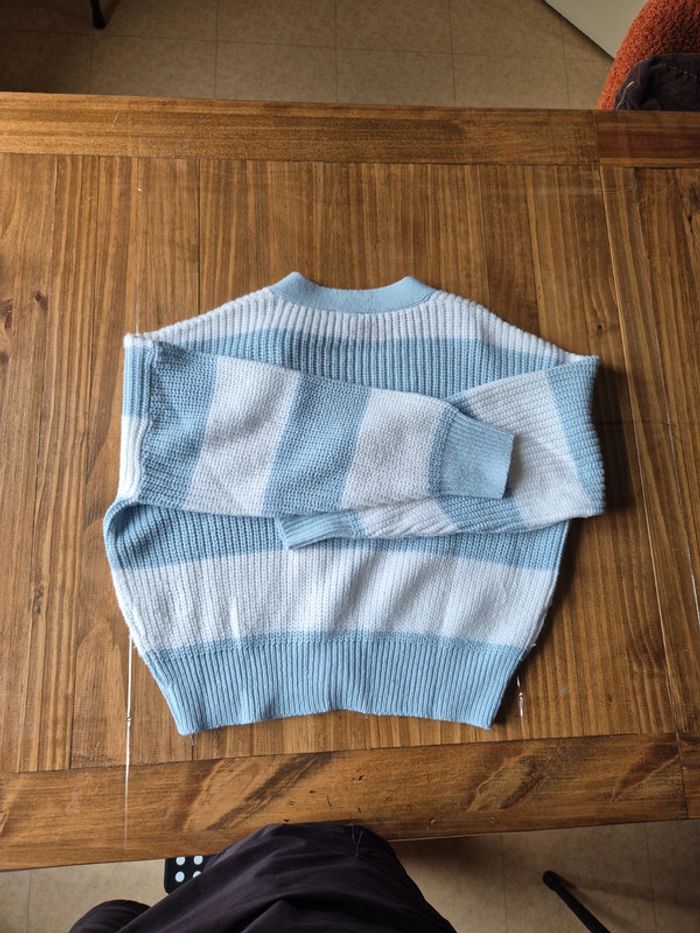 Gilet col V à boutons - photo numéro 10