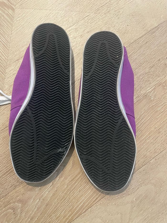 Basket Nike violette et blanche 38,5 - photo numéro 2