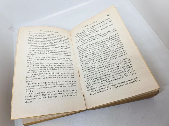 "Un capitaine de quinze ans", de Jules Verne.
Le livre de poche.
538 pages - photo numéro 8