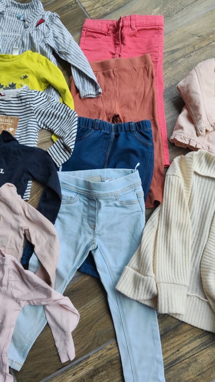 Lot de 24 mois / 2ans - photo numéro 3