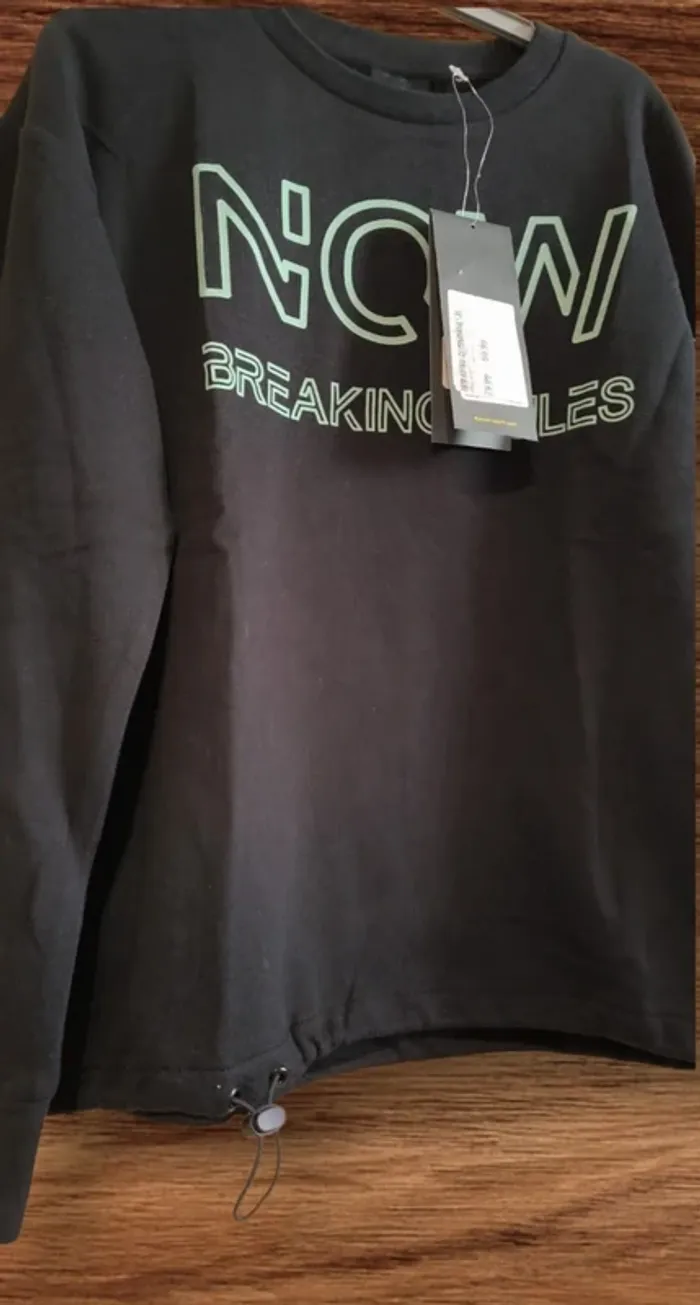 🖤 Sweat stylé "Now breaking rules" - Taille 140/146 🖤 - photo numéro 2