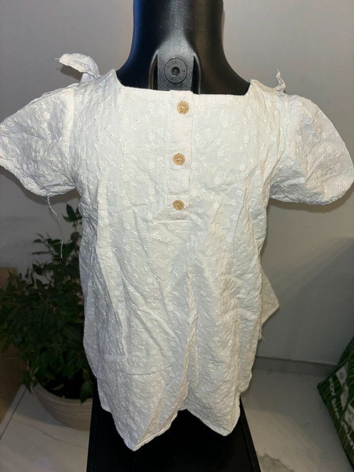 Superbe robe blanche fille taille 2/3 ans en excellent état - photo numéro 2