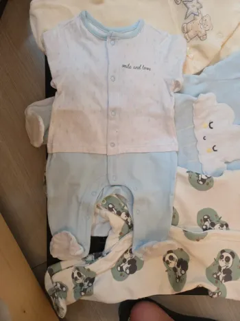 Lot 4 pyjamas 1 mois