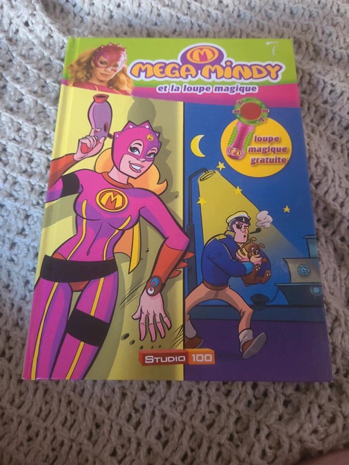 Mega Mindy et la loupe magique