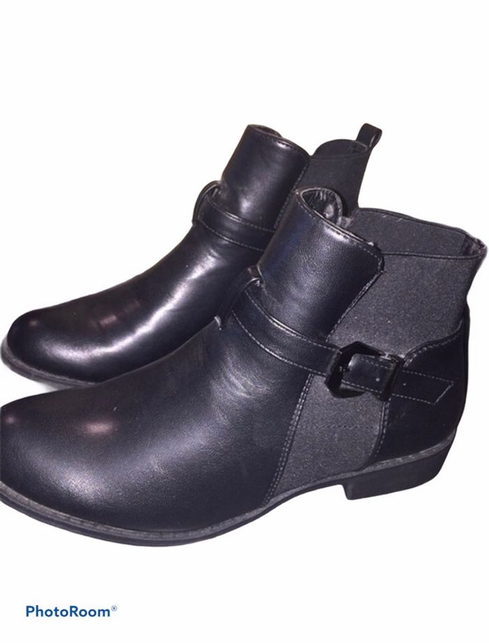 Bottines noires pointure 40 neuves