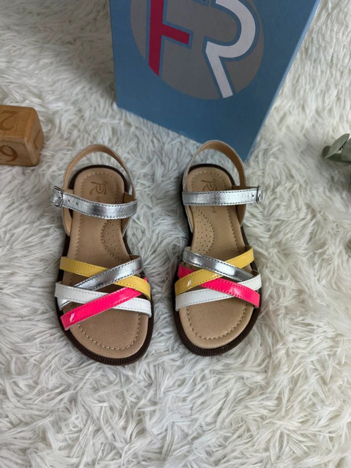 Paire de sandales Franco Romagnoli taille 29 - photo numéro 3