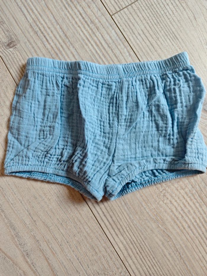 5 short 6 mois - photo numéro 4