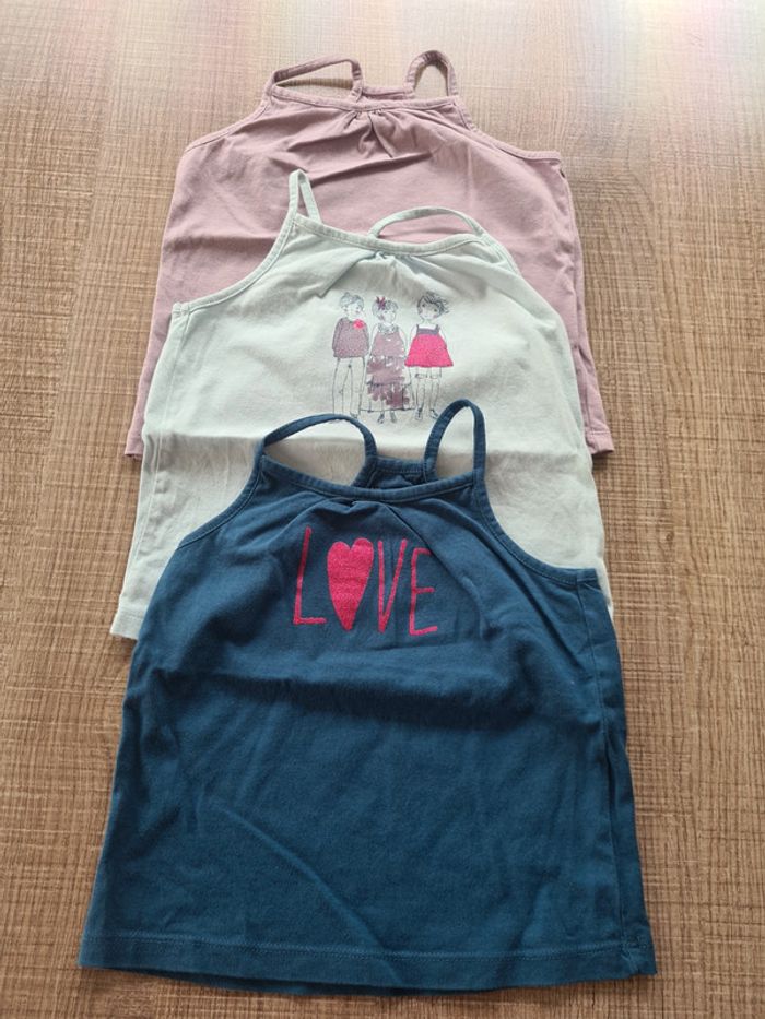 Lot de débardeurs Vertbaudet 2 ans TBE