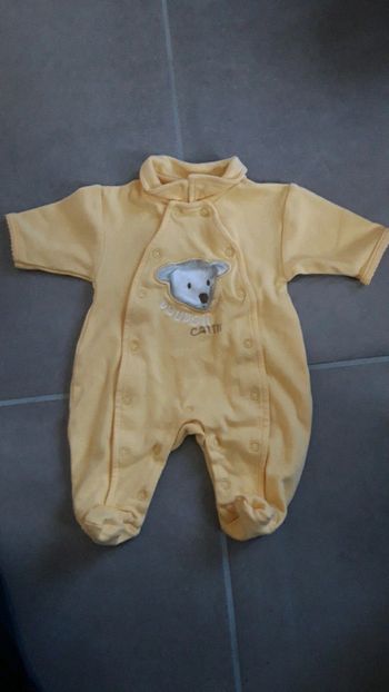 Pyjama/dors bien kiabi jaune naissance