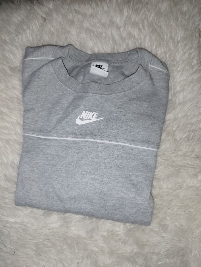 Sweat gris Nike