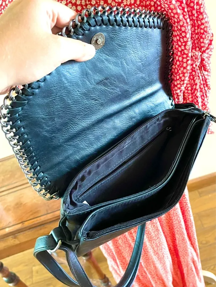 Sac à Main Noir Élégant avec Détails en Tresse et chaine brodé - photo numéro 9