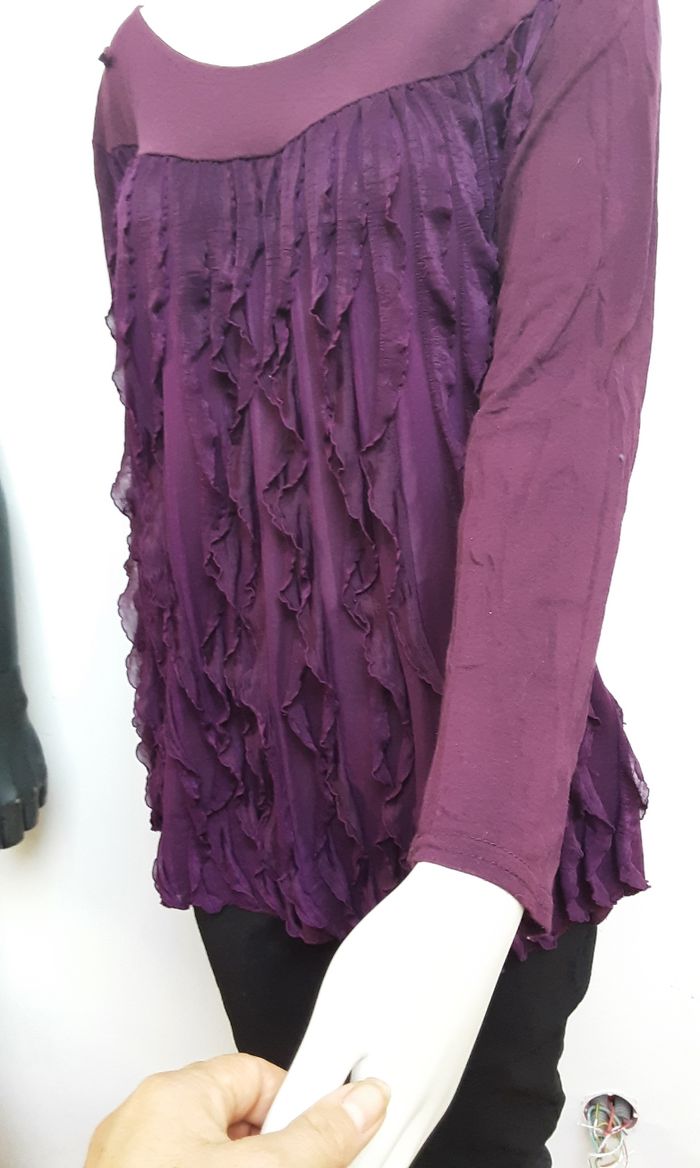 Haut / blouse violet  original devant  pour femme Taille 42/44 - photo numéro 4
