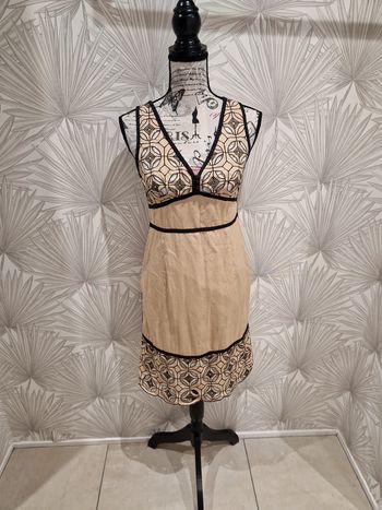 Jolie robe chic beige et noire taille 36