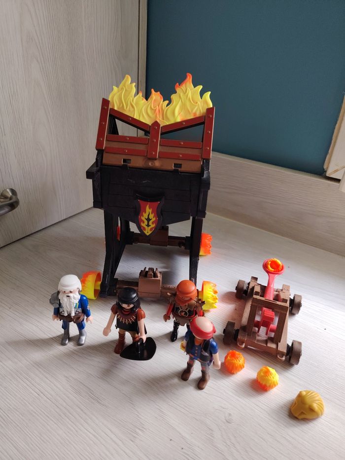 Superbe tour d attaque playmobil