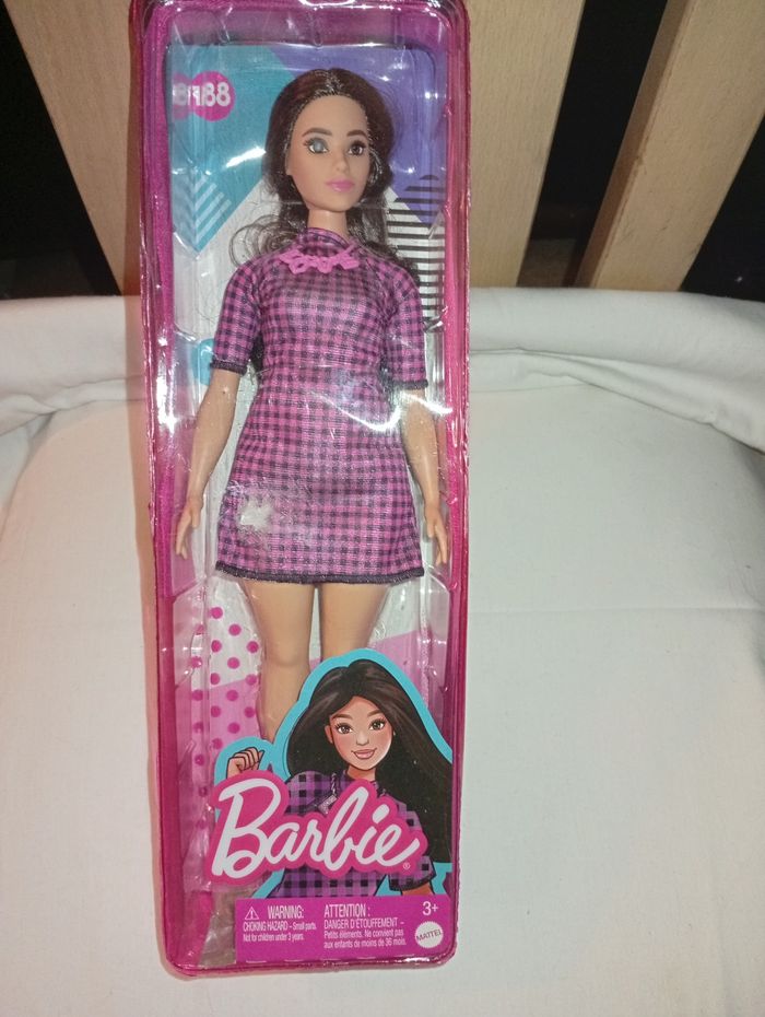 Barbie NEUVE