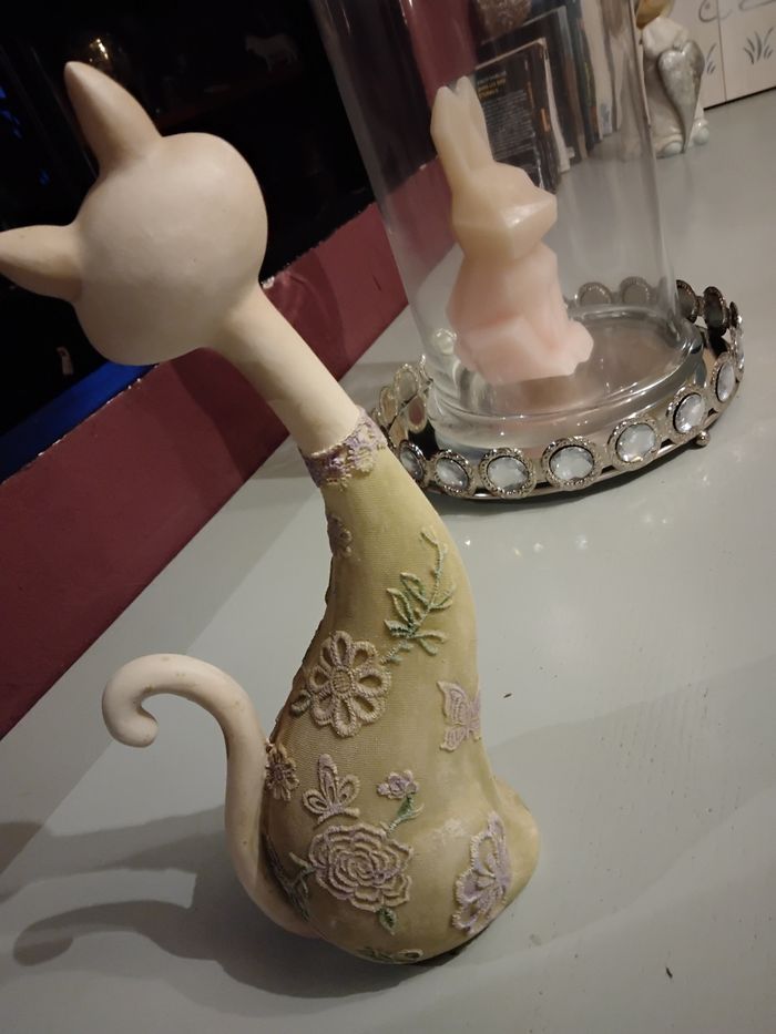 Chat dentelle fleurs parme - photo numéro 5