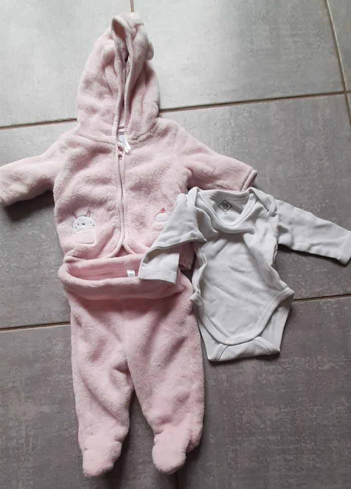 Ensemble et bodie fille tex 1 mois