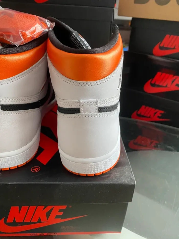 Jordan 1 high retro orange vif - photo numéro 12