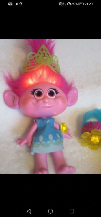 Poupée Poppy Troll + cadeau boite mandala Troll