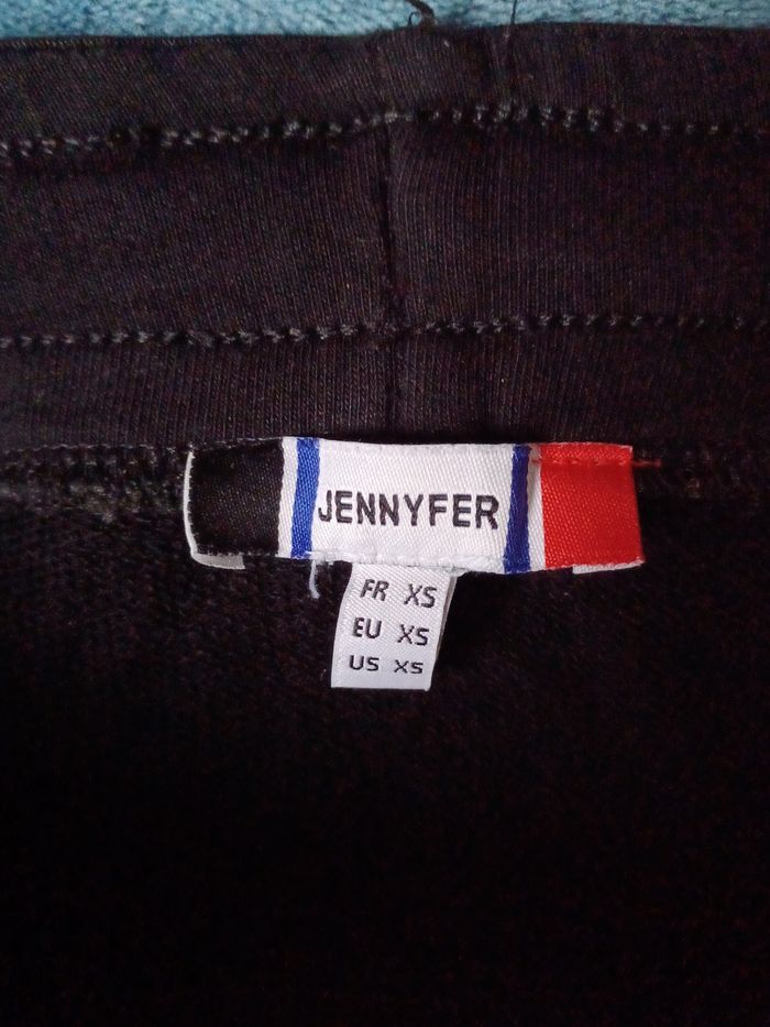 Jupe noire - photo numéro 3