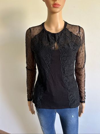 Haut noir avec dentelle et plumetis Morgan taille M TBE