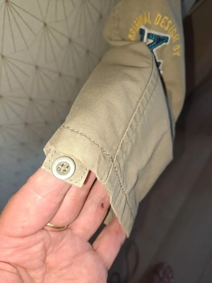 Superbe Veste doublée matelassée comme neuve kaki garçon ikks 12 mois - photo numéro 8