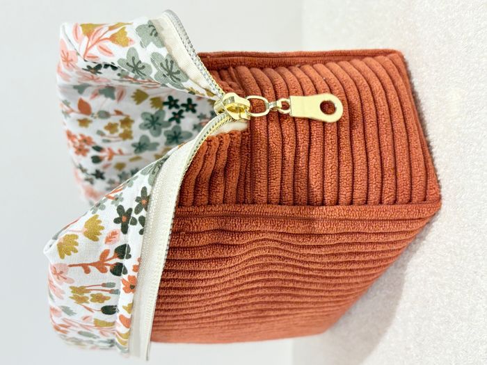 Trousse de toilette couleur Ocre doublure fleurie - photo numéro 5