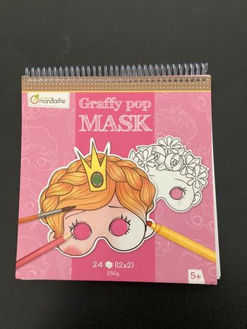 Masques à colorier