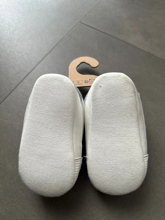 Baskets bébé 6/9 mois - photo numéro 3