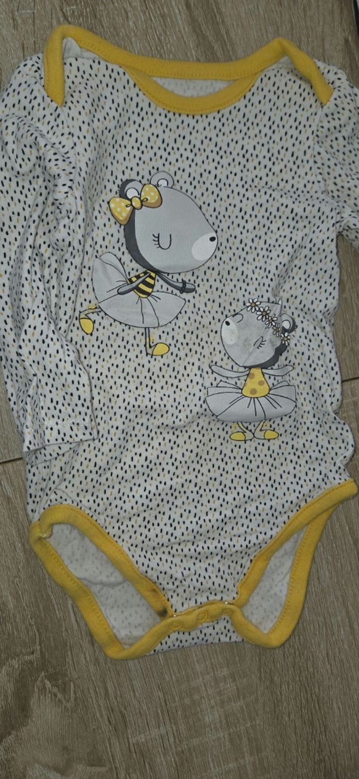 Lot de 12 article bébé fille 12 mois en très bon etat - photo numéro 4