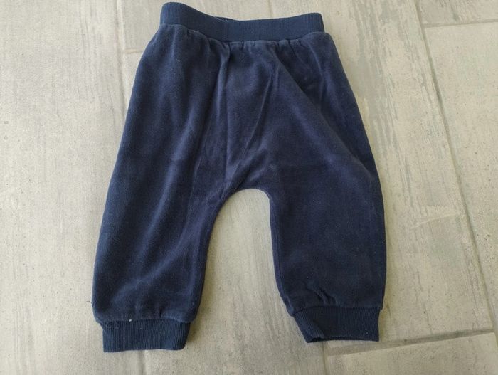 Lot n°344 Ensemble Pantalon jogging + Pull-gilet Kiabi 18 mois - photo numéro 6