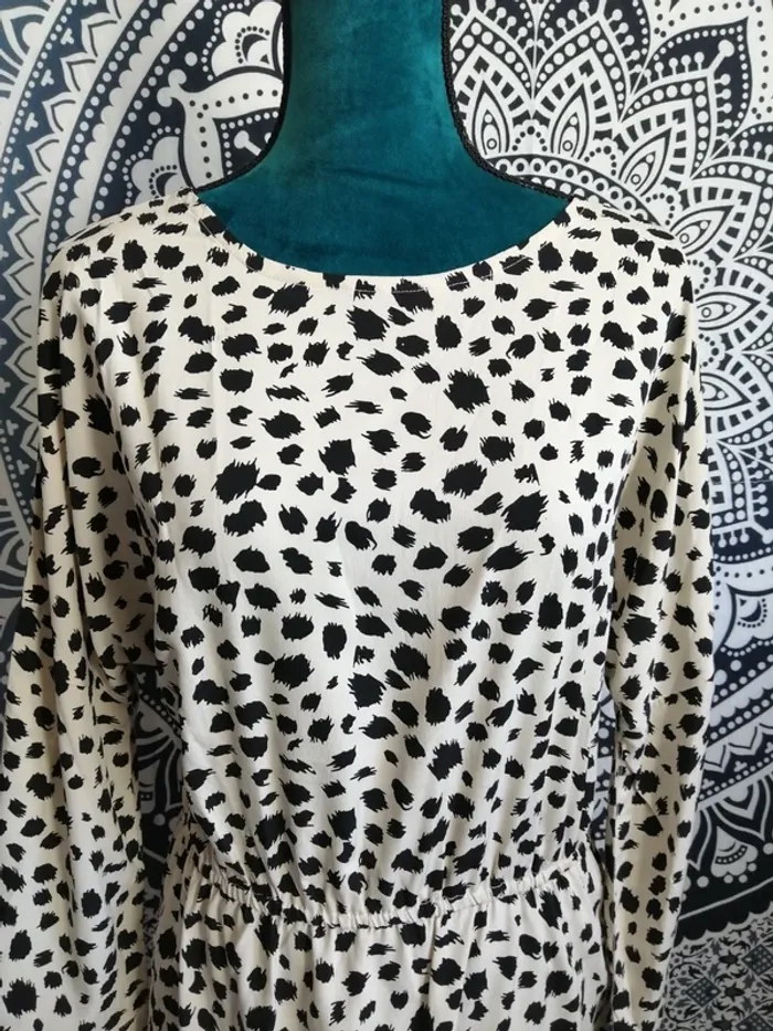 Robe manches longues beige motif noir girafe / best mountain / (M) - photo numéro 3