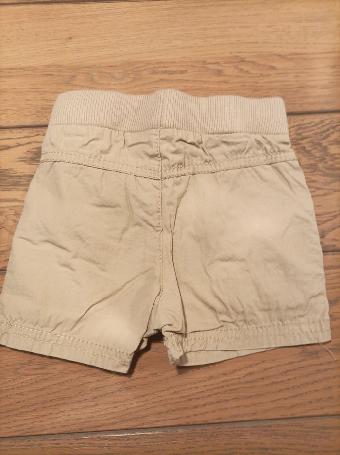 Lot n°124 short Kiabi 6 mois - photo numéro 3