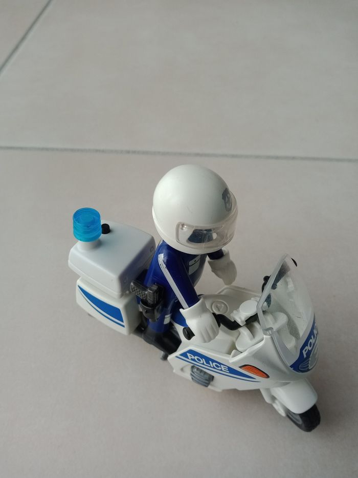 Playmobil Policier à moto - photo numéro 2