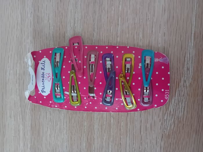 Lot 11 barrettes fille - Très bon état