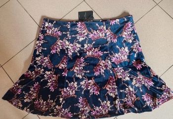 Jupe en velours Cortefiel taille 6 XXL neuve