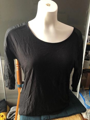 Haut noir bande transparente épaules et bras, manches 3/4 taille S