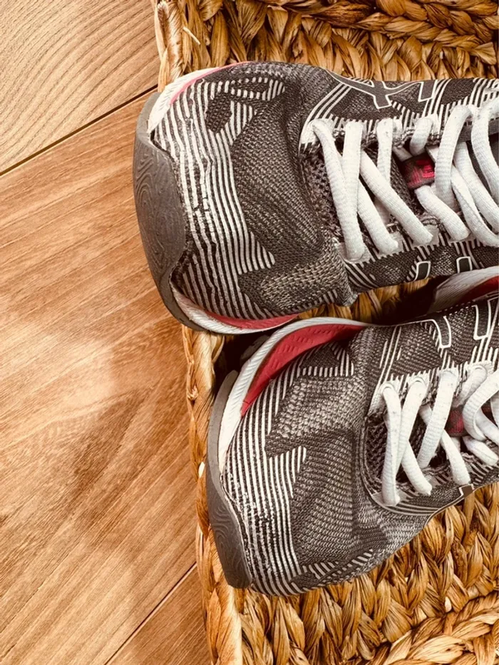 Pointure 37,5 baskets running femme ASICS grises et rose 🩷 - photo numéro 7